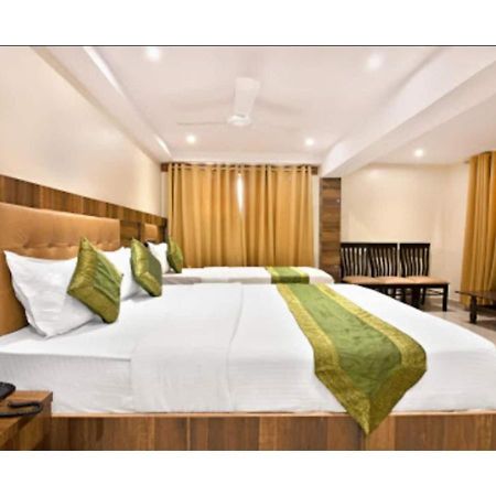 Rk Hotel-Near Grant Road Railway Station Bombay Esterno foto