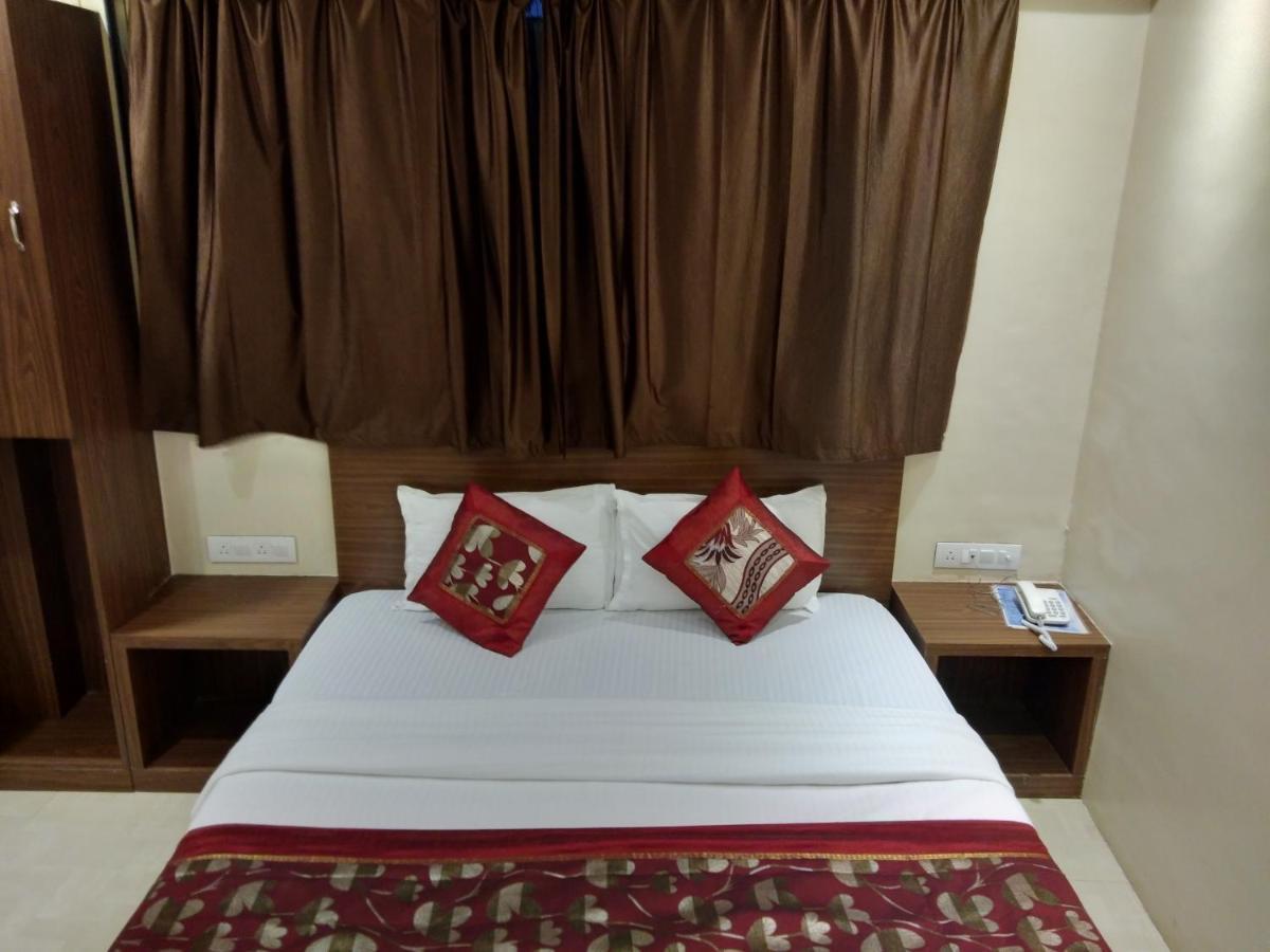 Rk Hotel-Near Grant Road Railway Station Bombay Esterno foto