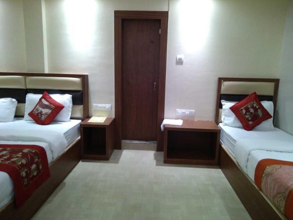 Rk Hotel-Near Grant Road Railway Station Bombay Esterno foto