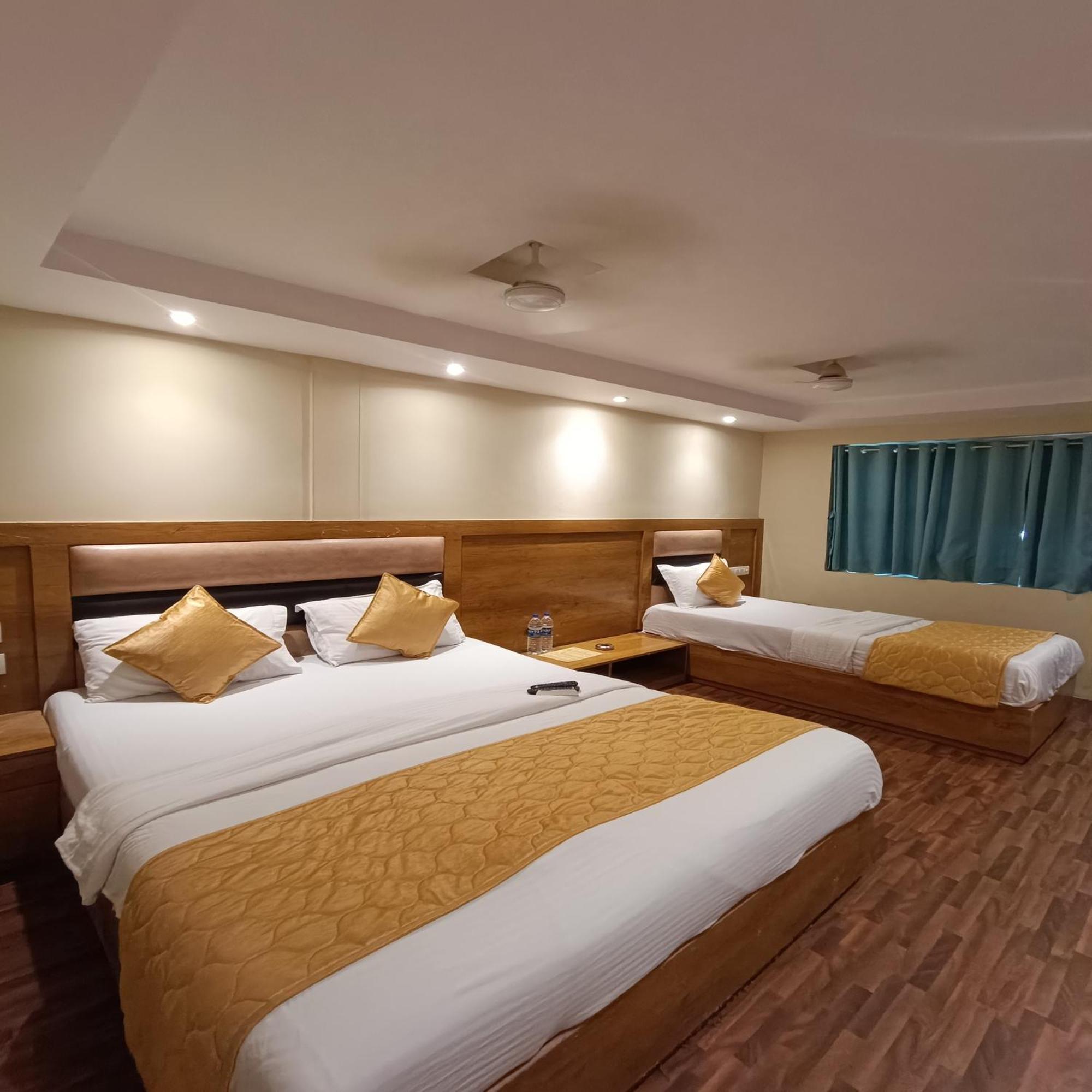 Rk Hotel-Near Grant Road Railway Station Bombay Esterno foto