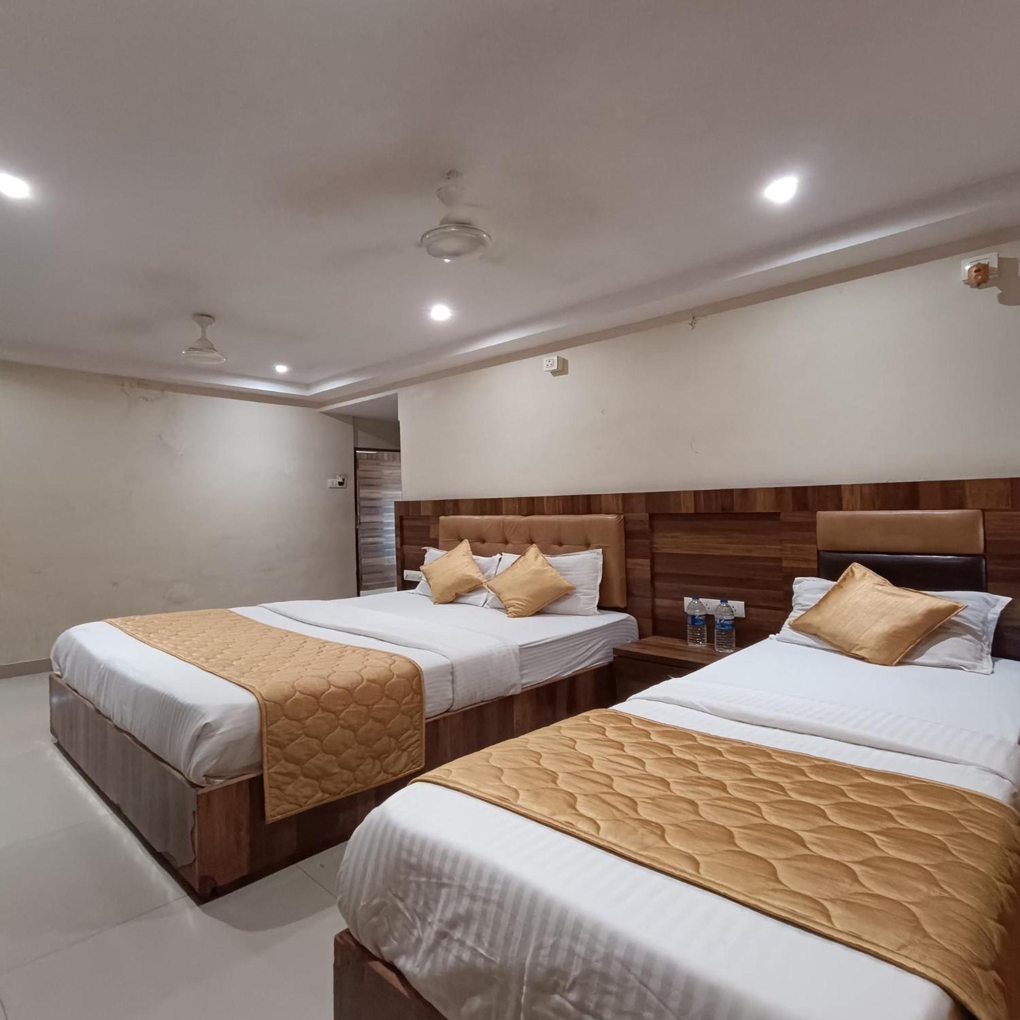 Rk Hotel-Near Grant Road Railway Station Bombay Esterno foto