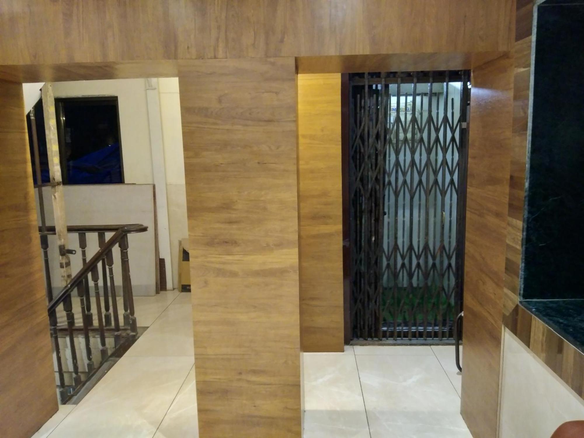 Rk Hotel-Near Grant Road Railway Station Bombay Esterno foto