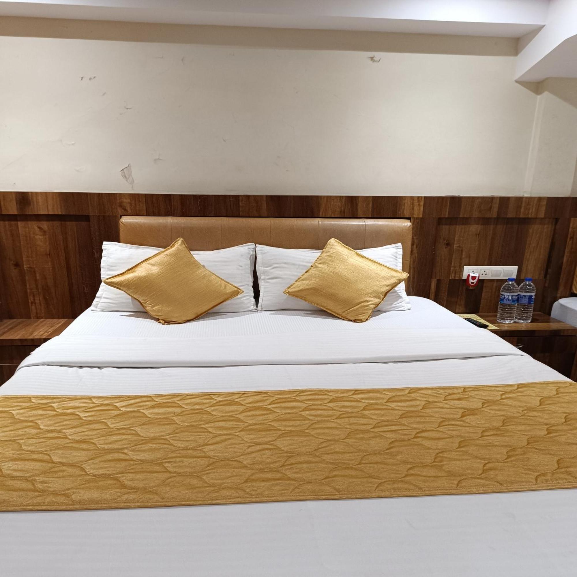 Rk Hotel-Near Grant Road Railway Station Bombay Esterno foto